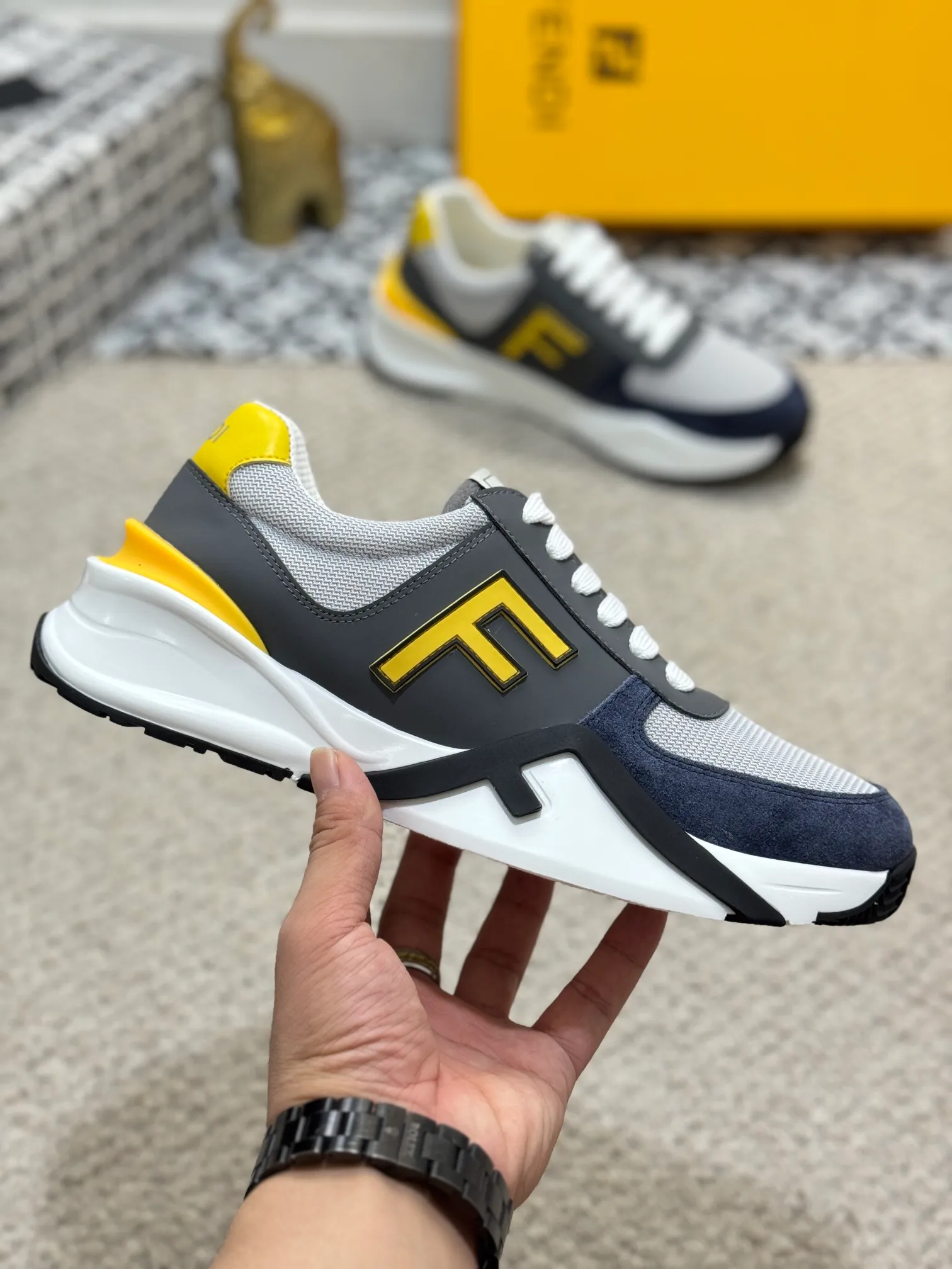 Men's men's shoes 💰520 [New style] 🦥🦥 Original quality - Fendi ◾️▫️F D🆕 Spring and summer new men's slip-on sneakers, with elastic straps, side zippers, and corrugated soles engraved with F. Embossed Fendi Flow lettering on the heel. Mixed material of high-tech fabric and black suede. FF graphic tongue. Ultra-light and wear-resistant EVA sole. Size: 38-44 (45 customized